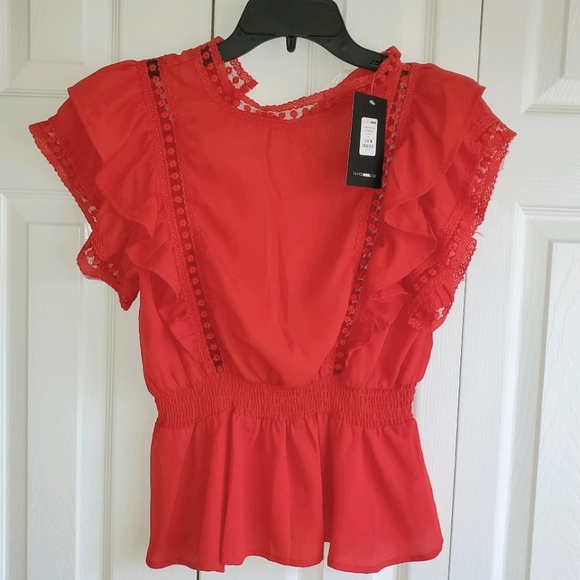 FB Red Ruffle Top size M(Juniors) - Picture 6 of 6